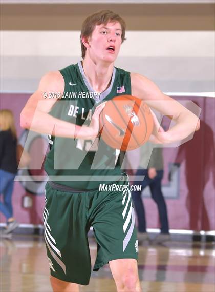 Thumbnail 2 in De La Salle vs. Beverly Hills (Rancho Mirage Holiday Invitational) photogallery.