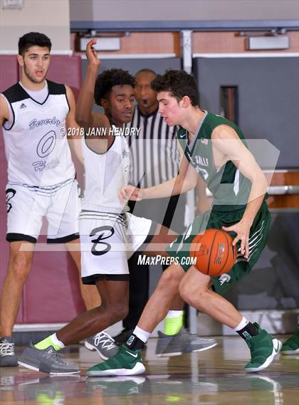Thumbnail 3 in De La Salle vs. Beverly Hills (Rancho Mirage Holiday Invitational) photogallery.