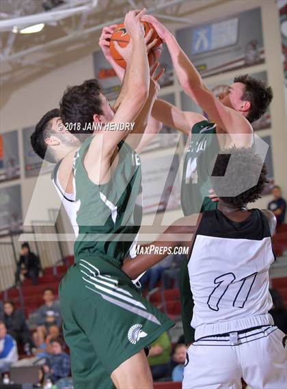 Thumbnail 2 in De La Salle vs. Beverly Hills (Rancho Mirage Holiday Invitational) photogallery.
