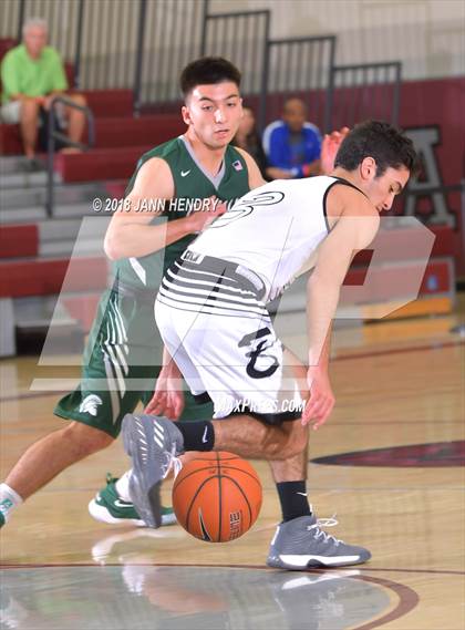 Thumbnail 3 in De La Salle vs. Beverly Hills (Rancho Mirage Holiday Invitational) photogallery.