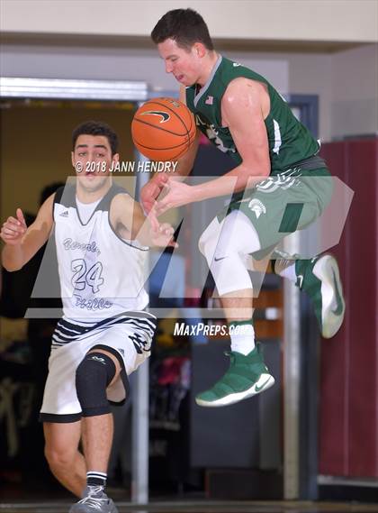 Thumbnail 1 in De La Salle vs. Beverly Hills (Rancho Mirage Holiday Invitational) photogallery.