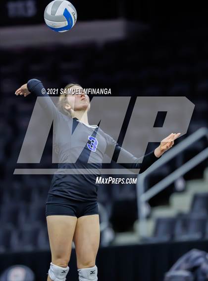 Thumbnail 2 in Gretna vs. Papillion-LaVista South photogallery.