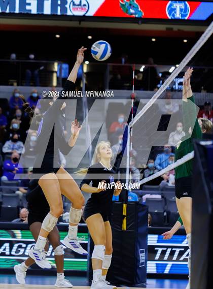 Thumbnail 2 in Gretna vs. Papillion-LaVista South photogallery.