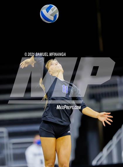 Thumbnail 1 in Gretna vs. Papillion-LaVista South photogallery.