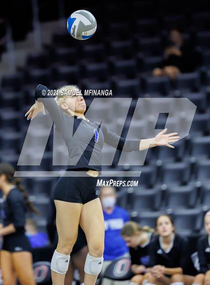 Thumbnail 3 in Gretna vs. Papillion-LaVista South photogallery.