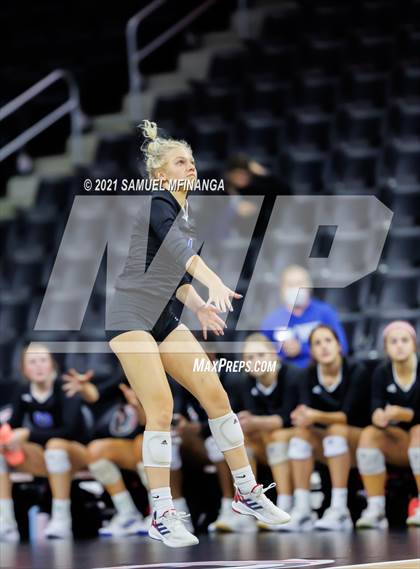 Thumbnail 3 in Gretna vs. Papillion-LaVista South photogallery.