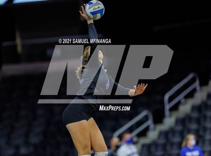 Thumbnail 3 in Gretna vs. Papillion-LaVista South photogallery.
