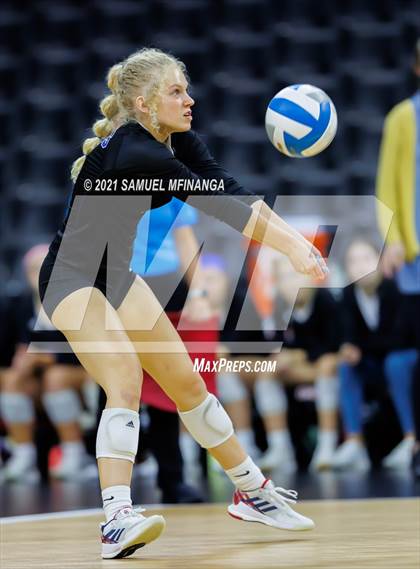 Thumbnail 1 in Gretna vs. Papillion-LaVista South photogallery.