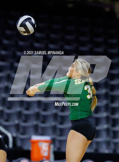 Thumbnail 1 in Gretna vs. Papillion-LaVista South photogallery.