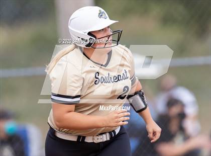Thumbnail 1 in Bellevue East vs. Lincoln Southeast photogallery.