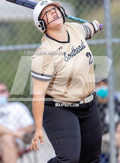 Thumbnail 3 in Bellevue East vs. Lincoln Southeast photogallery.