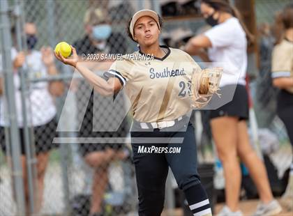 Thumbnail 2 in Bellevue East vs. Lincoln Southeast photogallery.