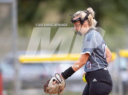 Thumbnail 2 in Bellevue East vs. Lincoln Southeast photogallery.