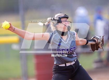 Thumbnail 3 in Bellevue East vs. Lincoln Southeast photogallery.