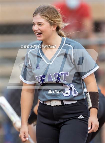 Thumbnail 2 in Bellevue East vs. Lincoln Southeast photogallery.