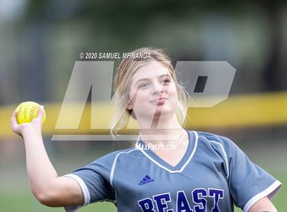 Thumbnail 2 in Bellevue East vs. Lincoln Southeast photogallery.