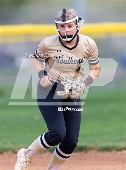 Thumbnail 3 in Bellevue East vs. Lincoln Southeast photogallery.
