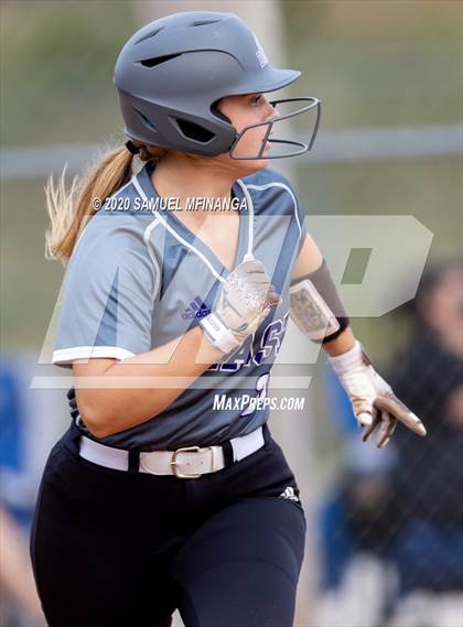 Thumbnail 1 in Bellevue East vs. Lincoln Southeast photogallery.