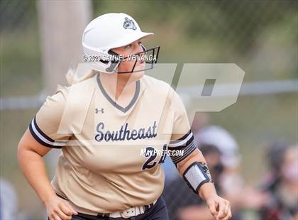 Thumbnail 2 in Bellevue East vs. Lincoln Southeast photogallery.