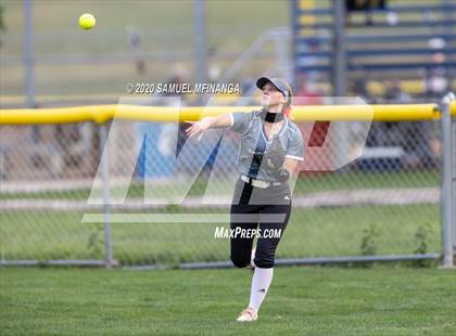 Thumbnail 3 in Bellevue East vs. Lincoln Southeast photogallery.