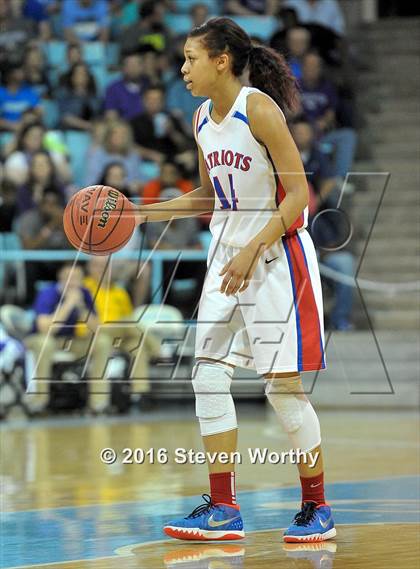 Thumbnail 2 in Northern Guilford vs. Freedom (NCHSAA 3A Final) photogallery.