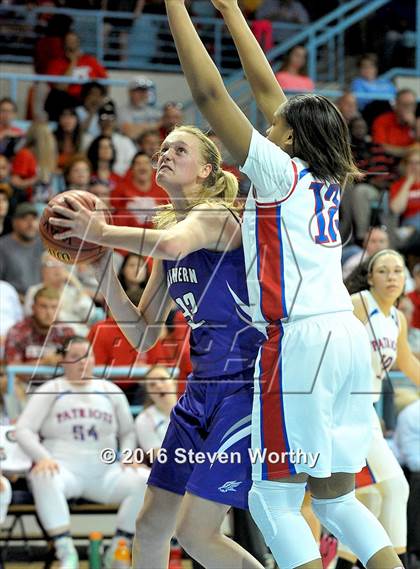 Thumbnail 2 in Northern Guilford vs. Freedom (NCHSAA 3A Final) photogallery.