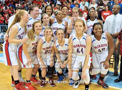 Thumbnail 2 in Northern Guilford vs. Freedom (NCHSAA 3A Final) photogallery.