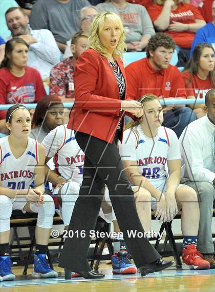 Thumbnail 2 in Northern Guilford vs. Freedom (NCHSAA 3A Final) photogallery.