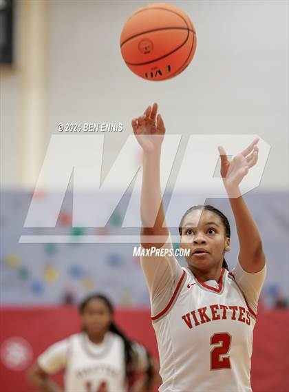 Thumbnail 2 in Baldwin vs. Lowndes (HIES MLK Classic) photogallery.