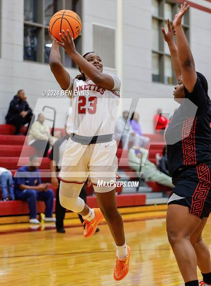 Thumbnail 2 in Baldwin vs. Lowndes (HIES MLK Classic) photogallery.