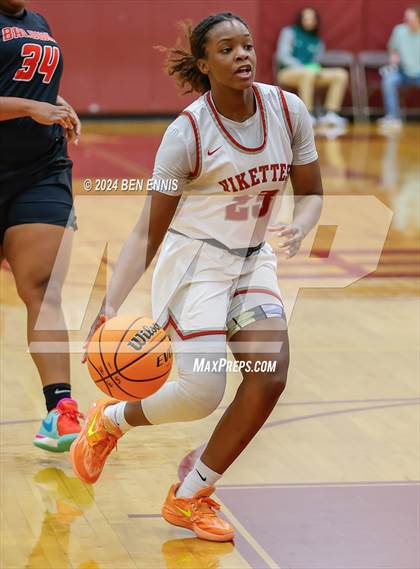 Thumbnail 3 in Baldwin vs. Lowndes (HIES MLK Classic) photogallery.