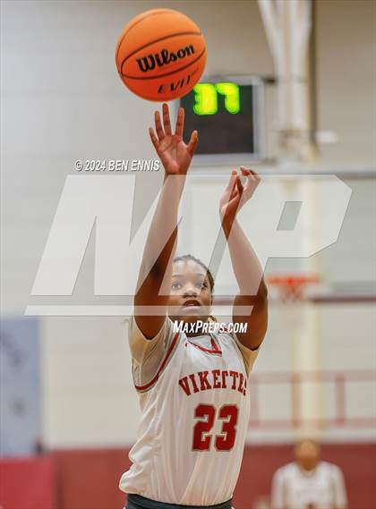 Thumbnail 3 in Baldwin vs. Lowndes (HIES MLK Classic) photogallery.