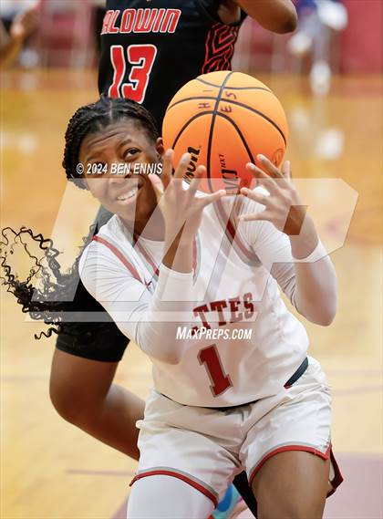 Thumbnail 1 in Baldwin vs. Lowndes (HIES MLK Classic) photogallery.