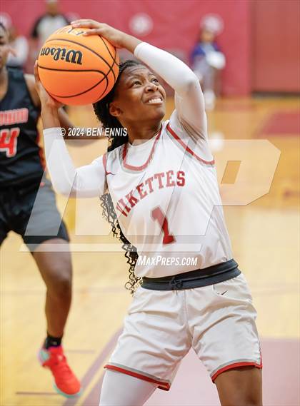Thumbnail 2 in Baldwin vs. Lowndes (HIES MLK Classic) photogallery.