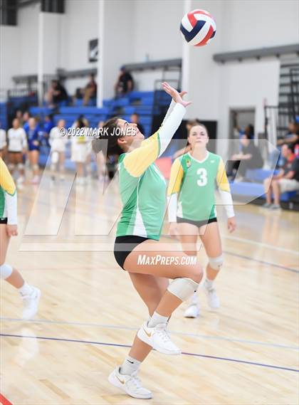 Thumbnail 3 in Holtville vs. Lee Williams (Nike TOC Southwest) photogallery.