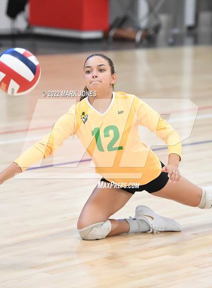 Thumbnail 1 in Holtville vs. Lee Williams (Nike TOC Southwest) photogallery.