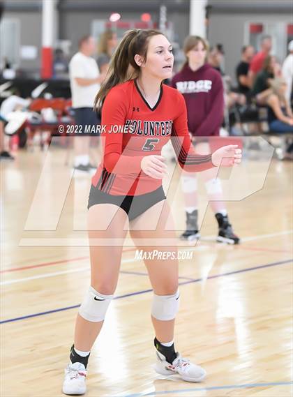 Thumbnail 3 in Holtville vs. Lee Williams (Nike TOC Southwest) photogallery.