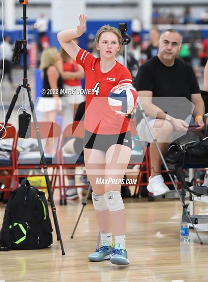 Thumbnail 2 in Holtville vs. Lee Williams (Nike TOC Southwest) photogallery.