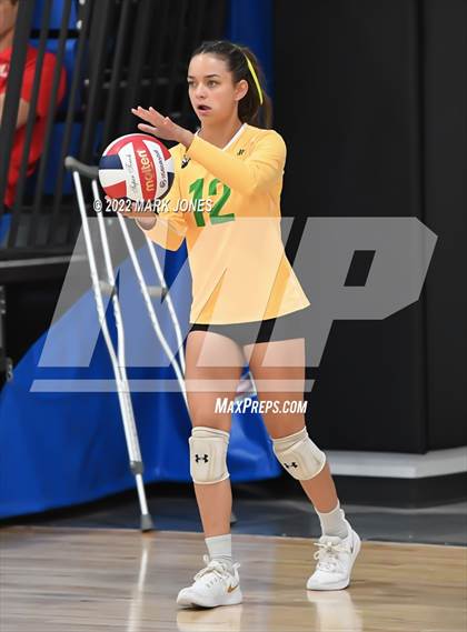 Thumbnail 3 in Holtville vs. Lee Williams (Nike TOC Southwest) photogallery.