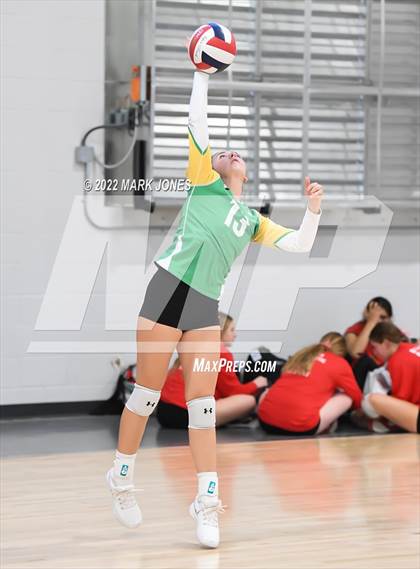 Thumbnail 2 in Holtville vs. Lee Williams (Nike TOC Southwest) photogallery.