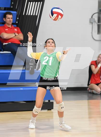 Thumbnail 2 in Holtville vs. Lee Williams (Nike TOC Southwest) photogallery.