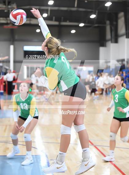 Thumbnail 1 in Holtville vs. Lee Williams (Nike TOC Southwest) photogallery.