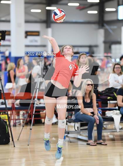 Thumbnail 3 in Holtville vs. Lee Williams (Nike TOC Southwest) photogallery.