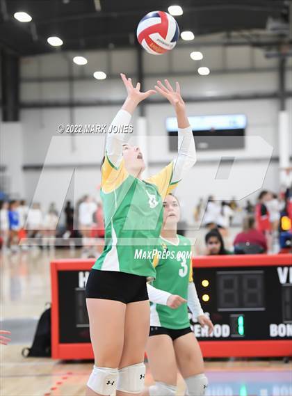Thumbnail 3 in Holtville vs. Lee Williams (Nike TOC Southwest) photogallery.