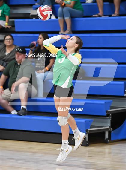 Thumbnail 3 in Holtville vs. Lee Williams (Nike TOC Southwest) photogallery.