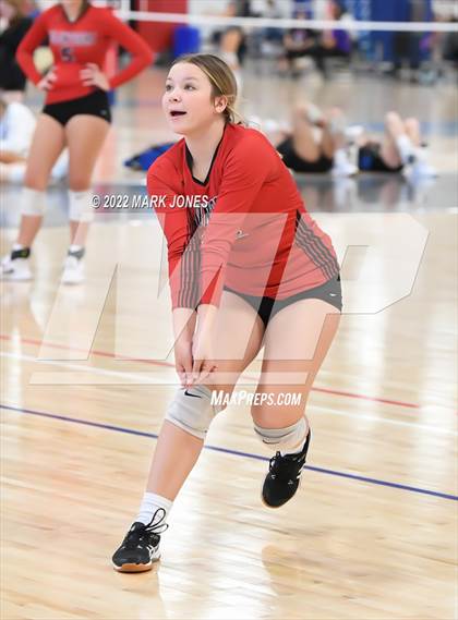 Thumbnail 1 in Holtville vs. Lee Williams (Nike TOC Southwest) photogallery.