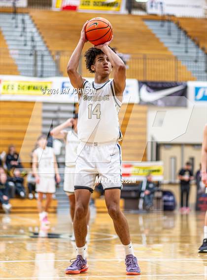 Thumbnail 1 in Beaverton vs. Southridge (Les Schwab Invitational) photogallery.