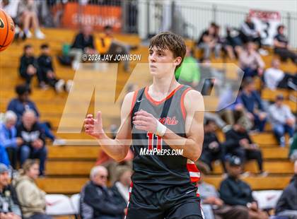 Thumbnail 2 in Beaverton vs. Southridge (Les Schwab Invitational) photogallery.