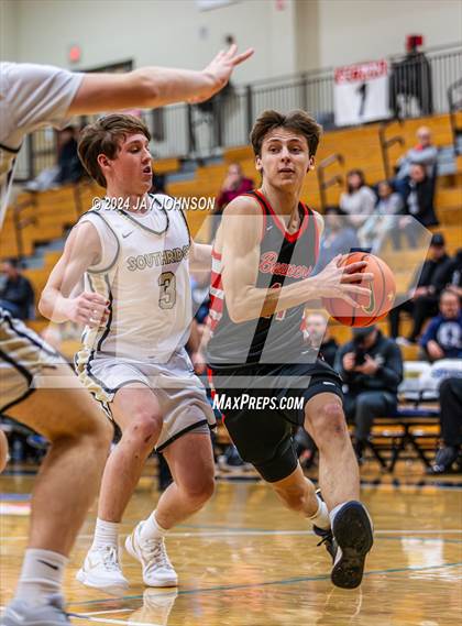 Thumbnail 2 in Beaverton vs. Southridge (Les Schwab Invitational) photogallery.