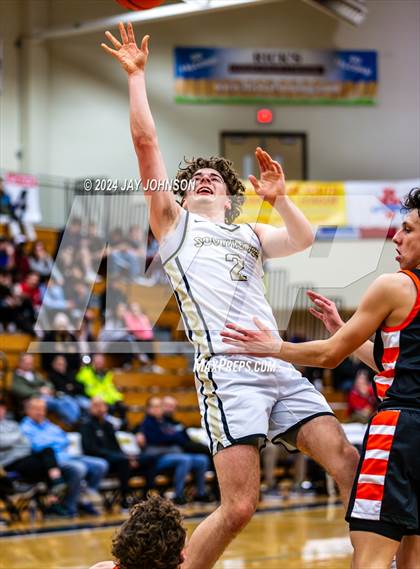 Thumbnail 1 in Beaverton vs. Southridge (Les Schwab Invitational) photogallery.